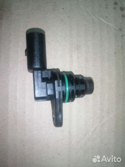 Датчик положения распредвала Skoda Volkswagen Audi