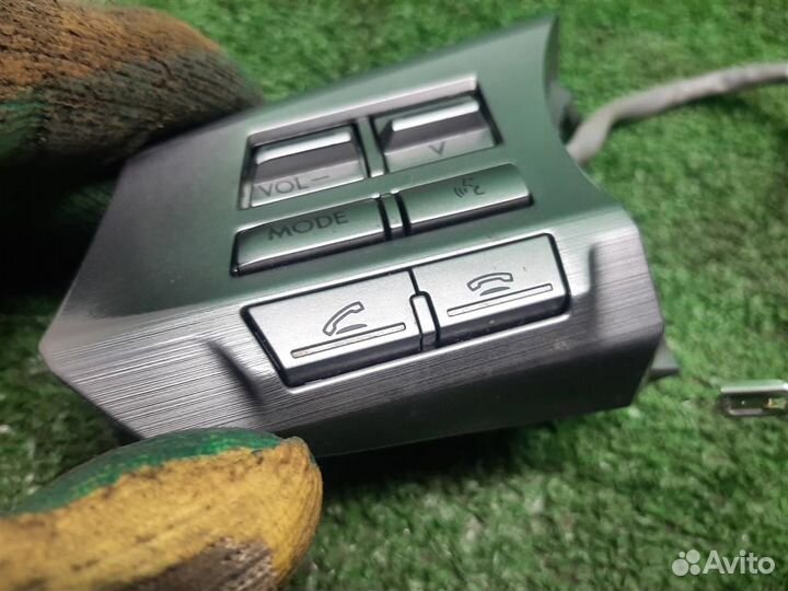 Кнопки мультимедиа на руль Subaru Legacy/ Outback