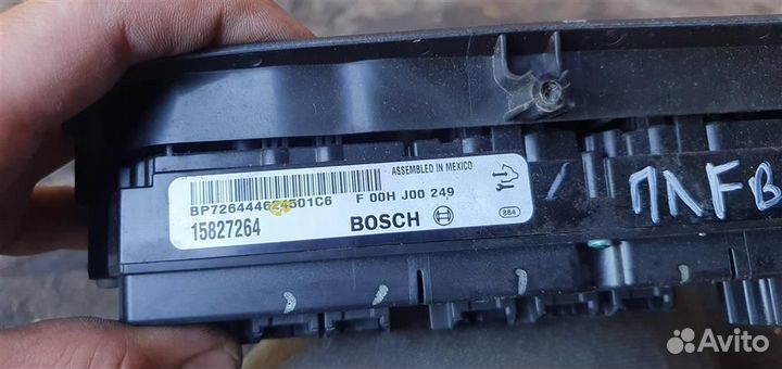 Блок управления стеклоподъемниками Cadillac SRX 1