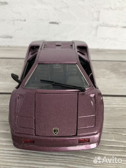 Модель автомобиля Lamborghini Diablo 1:24