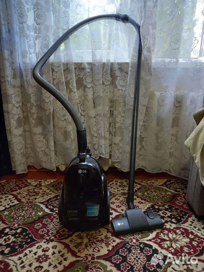 Пылесос LG 1600w