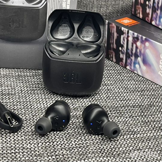 Беспроводные наушники JBL club Pro+ TWS черные б/у