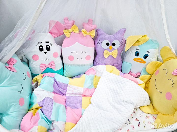 Бортики в детскую кроватку, косичка, одеяло