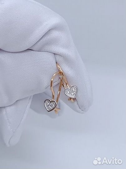 Золотые серьги с камнем