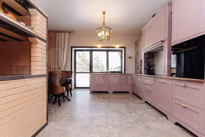 Коттедж 181 м² на участке 23 сот.