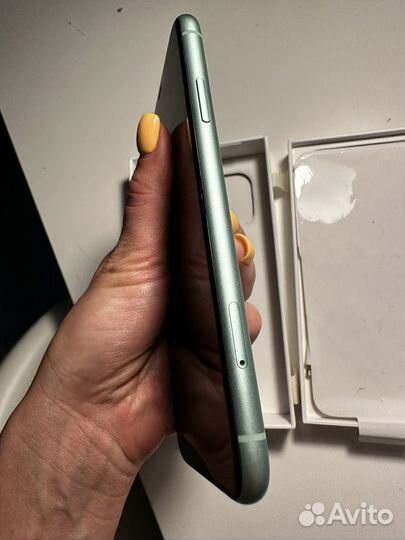 Телефон iPhone 11