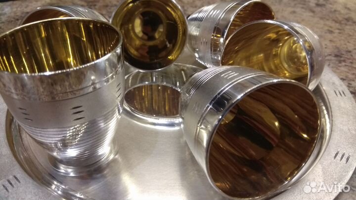 Набор мельхиоровых рюмок на подносе