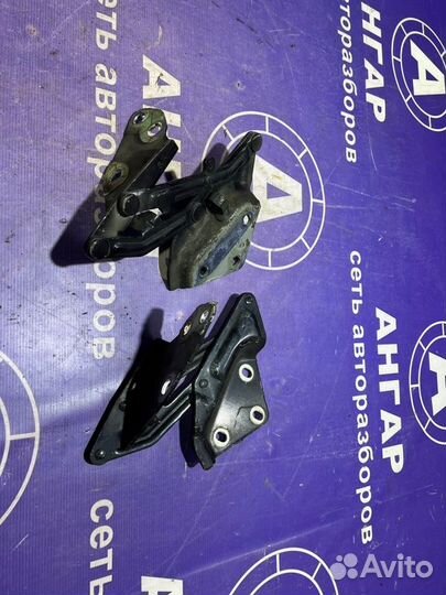 Петли капота Volkswagen Touareg 7L GP BPE 2008