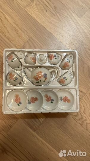 Фарфоровый игрушечный чайный сервиз