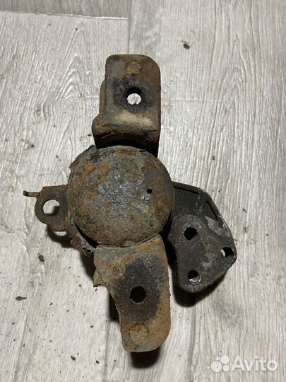 Опора двигателя правая Geely MK 2012 MR479QA