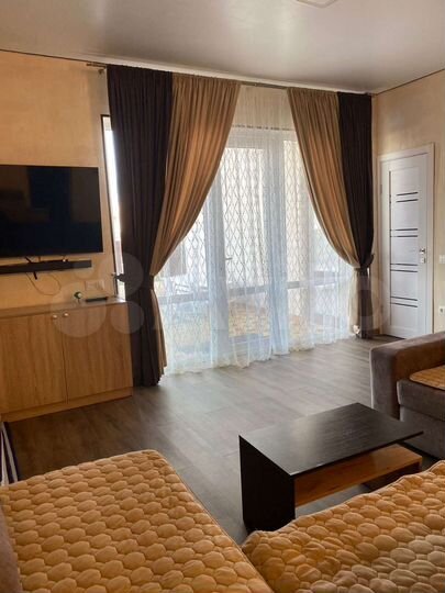 Дом 200 м² на участке 4 сот.