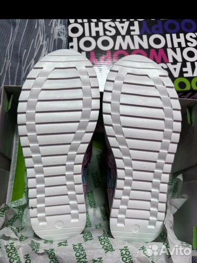 Кроссовки для девочки