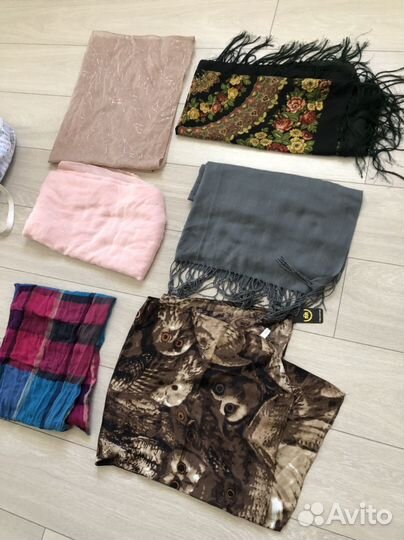 Разные платки и палантины.перчатки