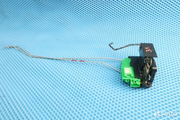 Замок двери задний левый Hyundai Solaris 1