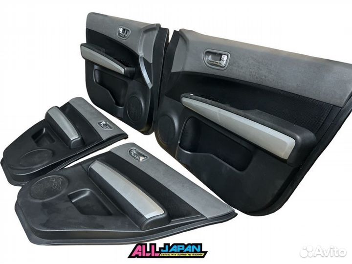 Обшивка двери Nissan X-Trail TNT31 QR25DE