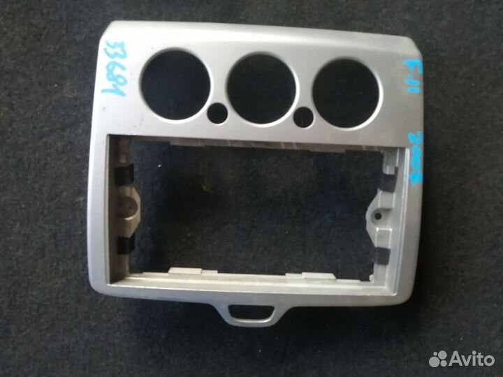 Рамка магнитолы Ford Focus 2 2007