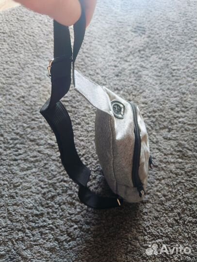 Нагрудная сумка серая