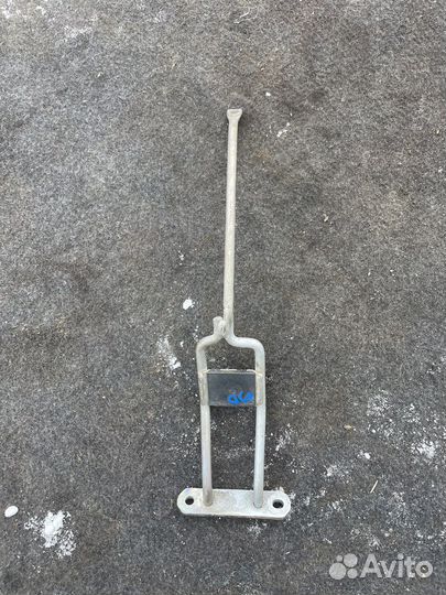 Кронштейн замка капота бмв 3 Е90