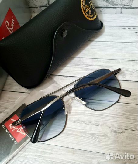 Солнцезащитные очки Ray - Ban RB3724D