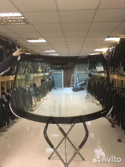 Лобовое стекло на Тойота Камри