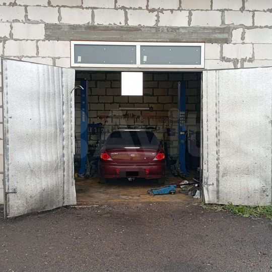 Гараж, > 30 м²