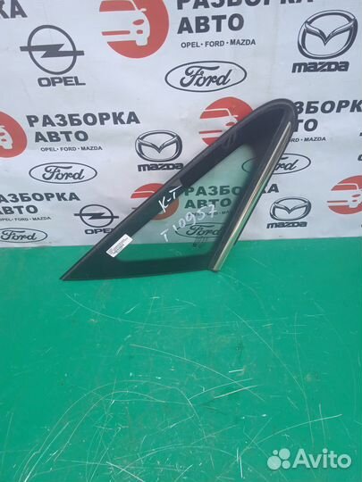 Стекло правое переднее глухое Opel Zafira B