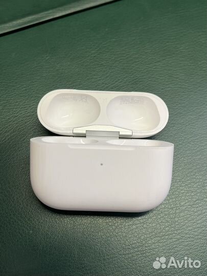 Зарядный кейс для Airpods Pro б.у