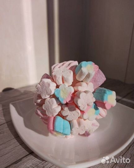 Сладкий вафельный рожок