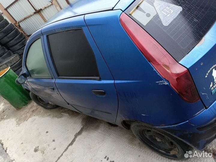FIAT Punto 1.2 МТ, 2000, битый, 340 000 км