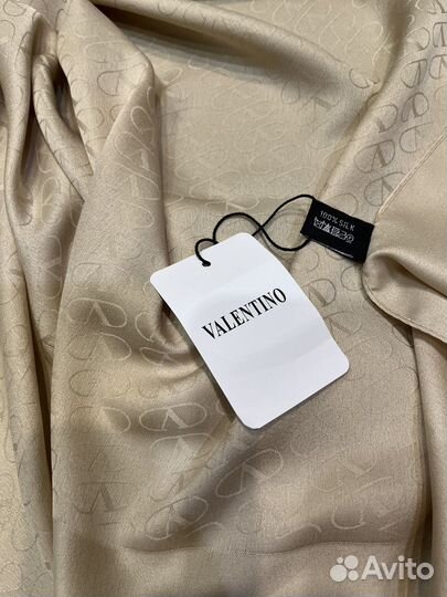 Шелковый платок Valentino золотисто-бежевый