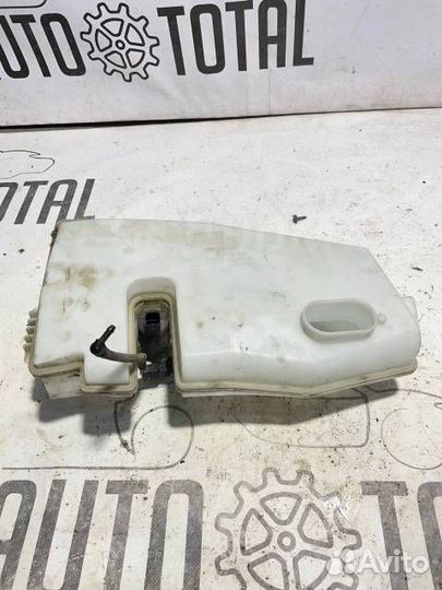 Бачок омывателя с моторчиком Renault Duster