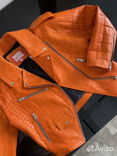 Куртка из кожи крокодила