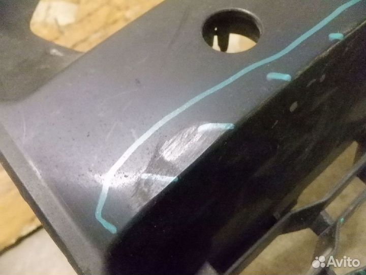 1204643 BMW X3 облицовка фары противотуманной правой 2019