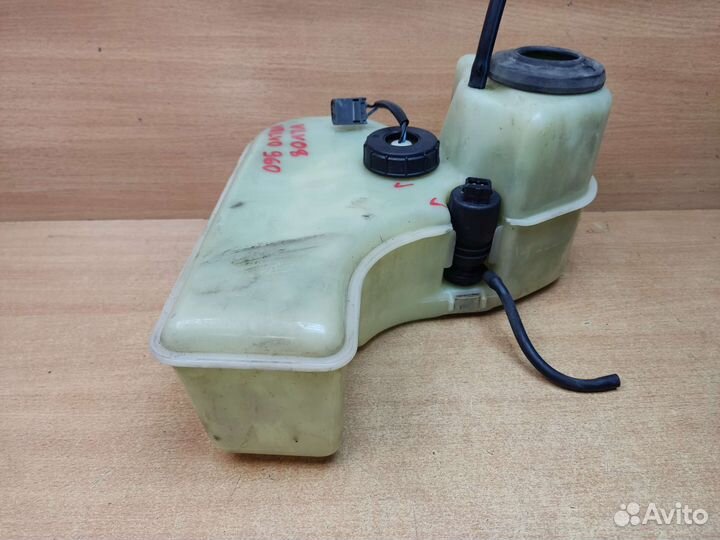 Бачок омывателя, Volvo 960