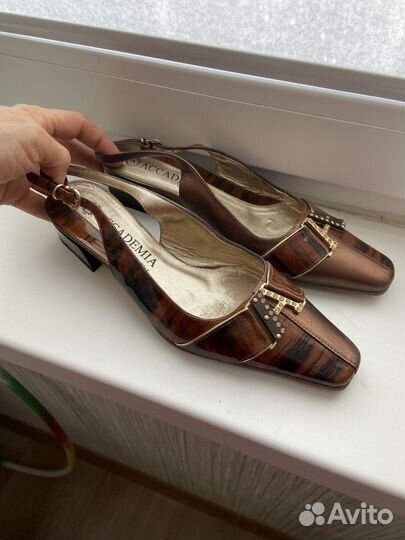 Продам туфли Accademia