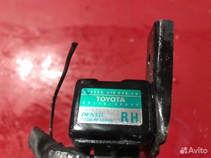 Датчик подушек безопасности передний правый Lexus