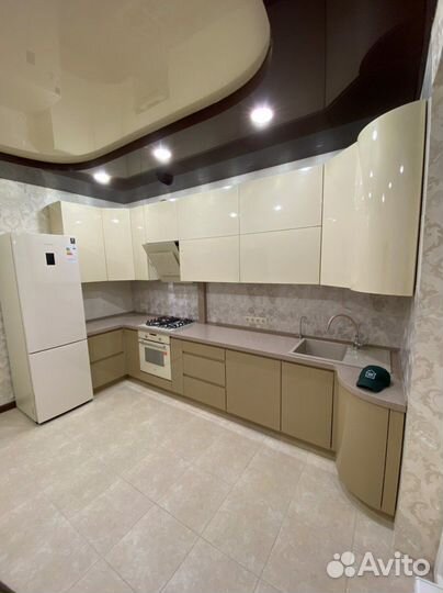 Кухня с радиусными фасадами в Крыму