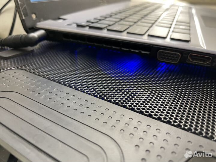 Ноутбук Asus X550L