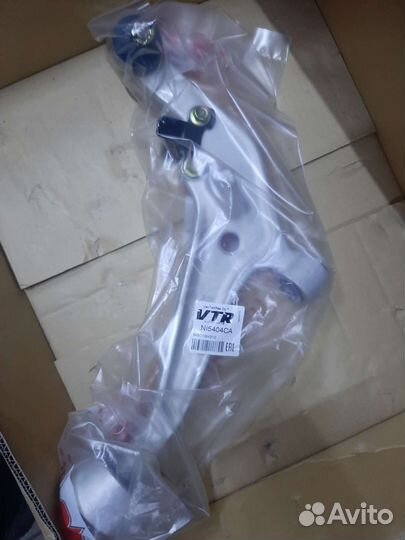 Рычаг передней подвески, нижний, левый