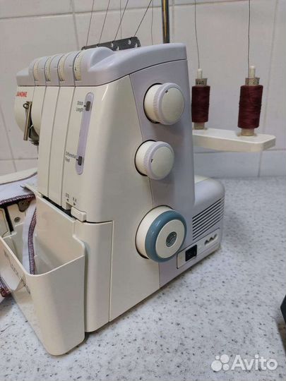 Швейная машина оверлок Janome My Lock 734D