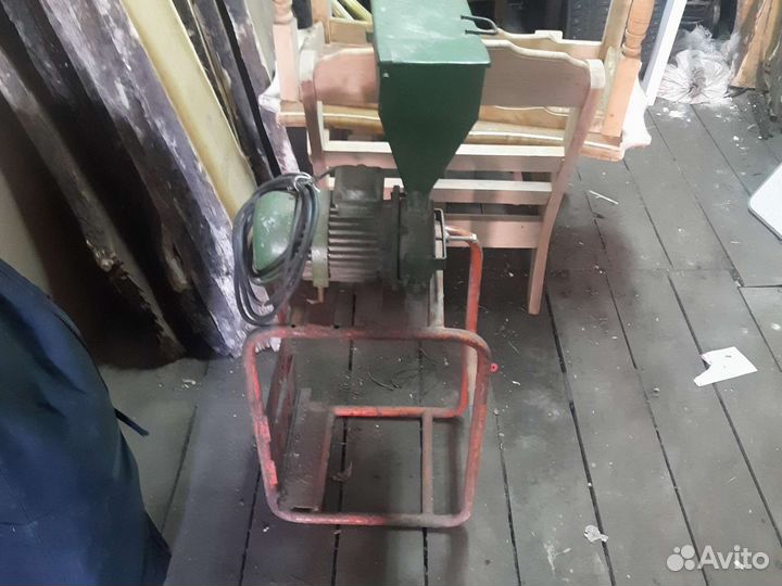 Зернодробилка