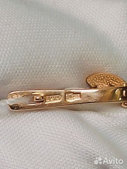 Серьги с синтетическим камнем Золото