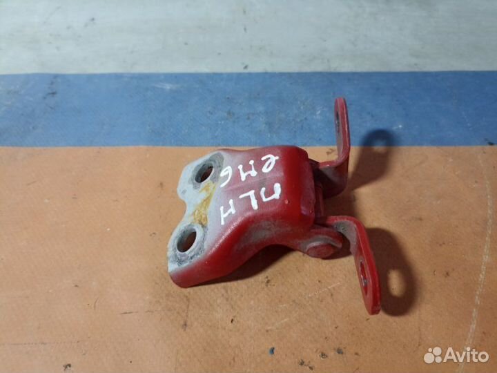 Петля двери передняя левая Geely Emgrand