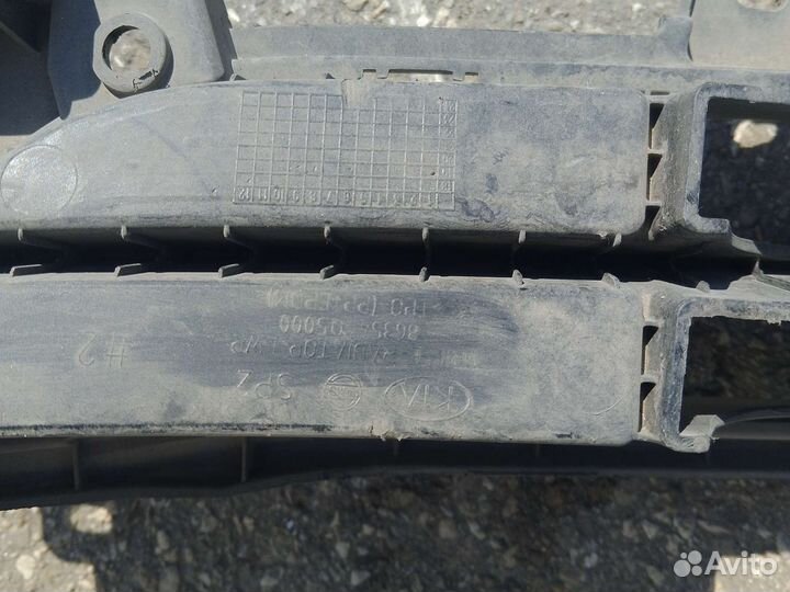 Решетка переднего бампера Kia Seltos