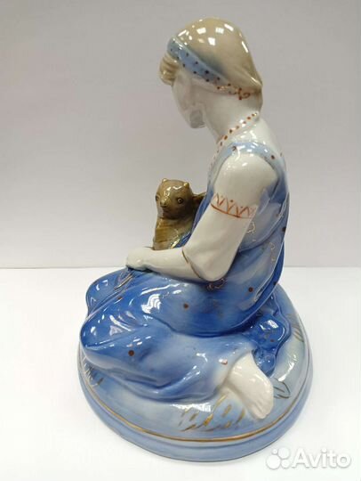 Статуэтка Аленушка с козленком