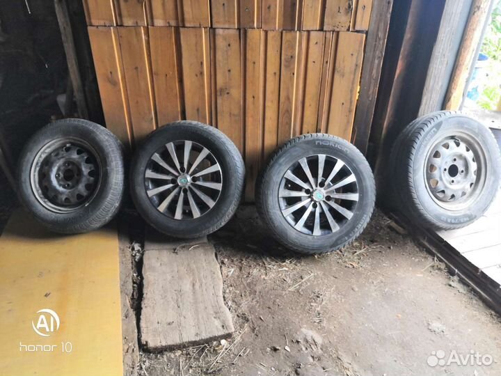 R13 Nokian Tyres Hakka i3 175/70, PCD 4x114.3 DIA 54
