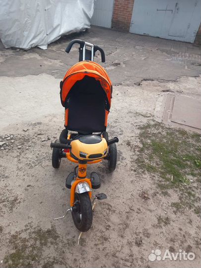 Трехколесный велосипед