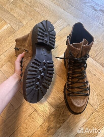 Ботинки замшевые Doucals