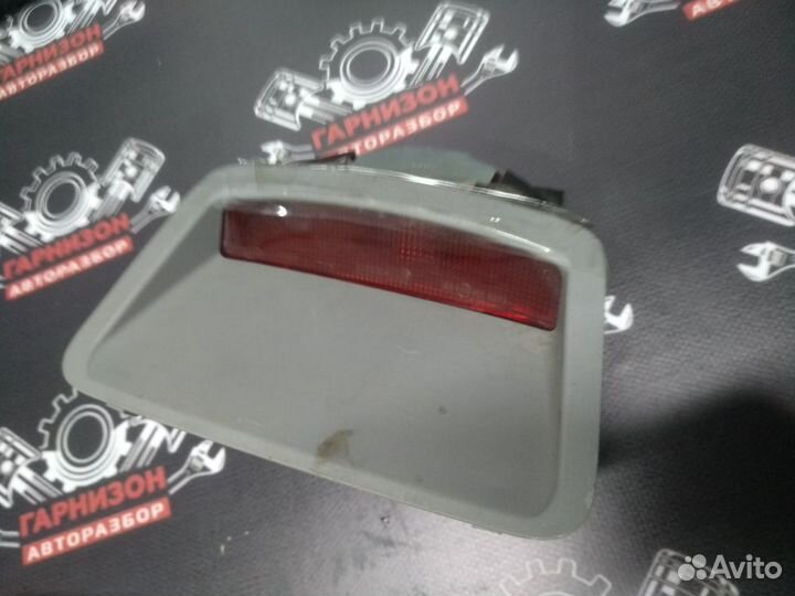 Дополнительный стоп сигнал Nissan Primera P12