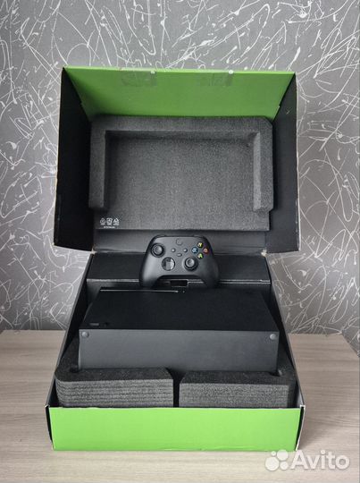 Xbox Series X 1 Tb / Game Pass Ultimate